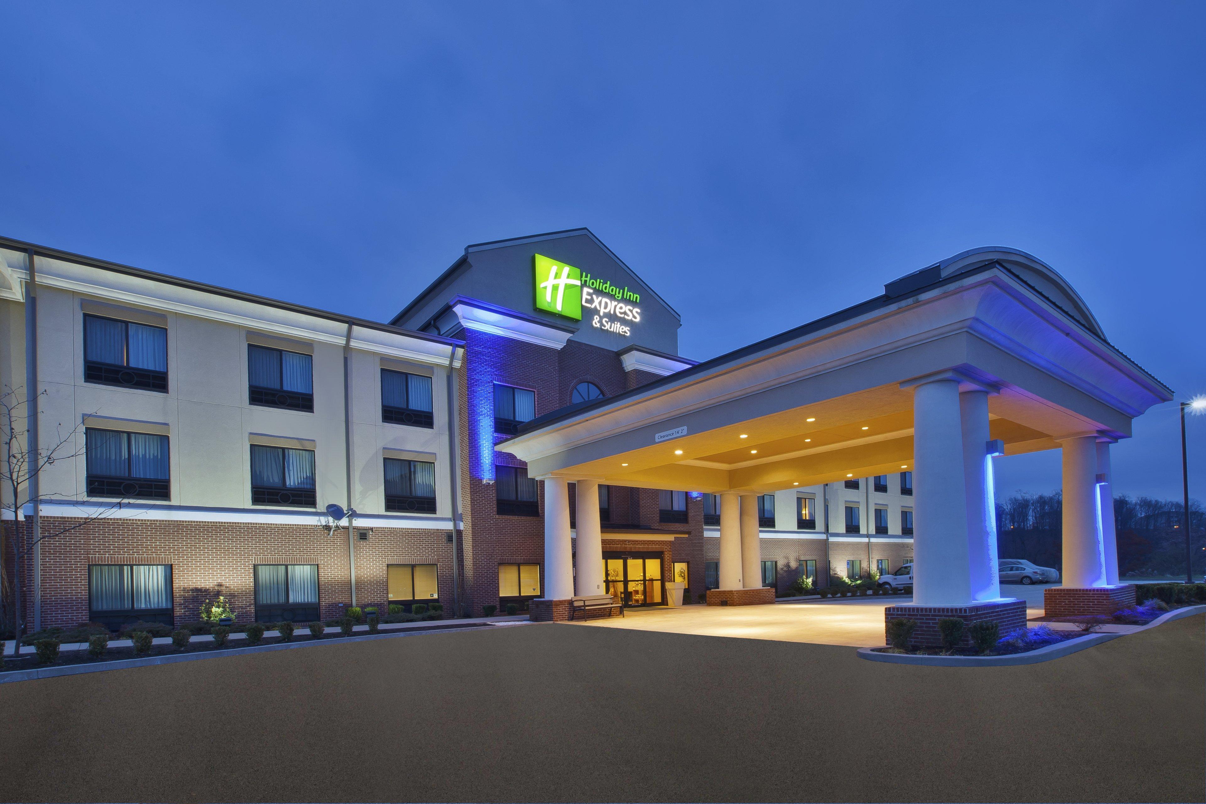 Holiday Inn Express And Suites Wheeling By Ihg Triadelphia Exterior photo