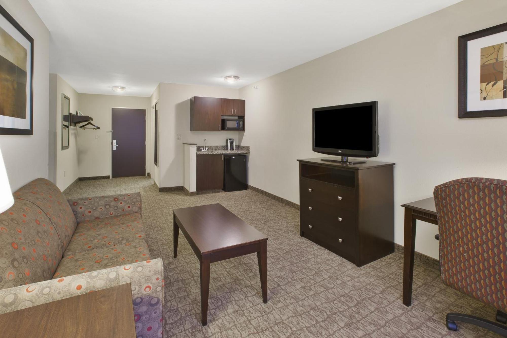 Holiday Inn Express And Suites Wheeling By Ihg Triadelphia Exterior photo