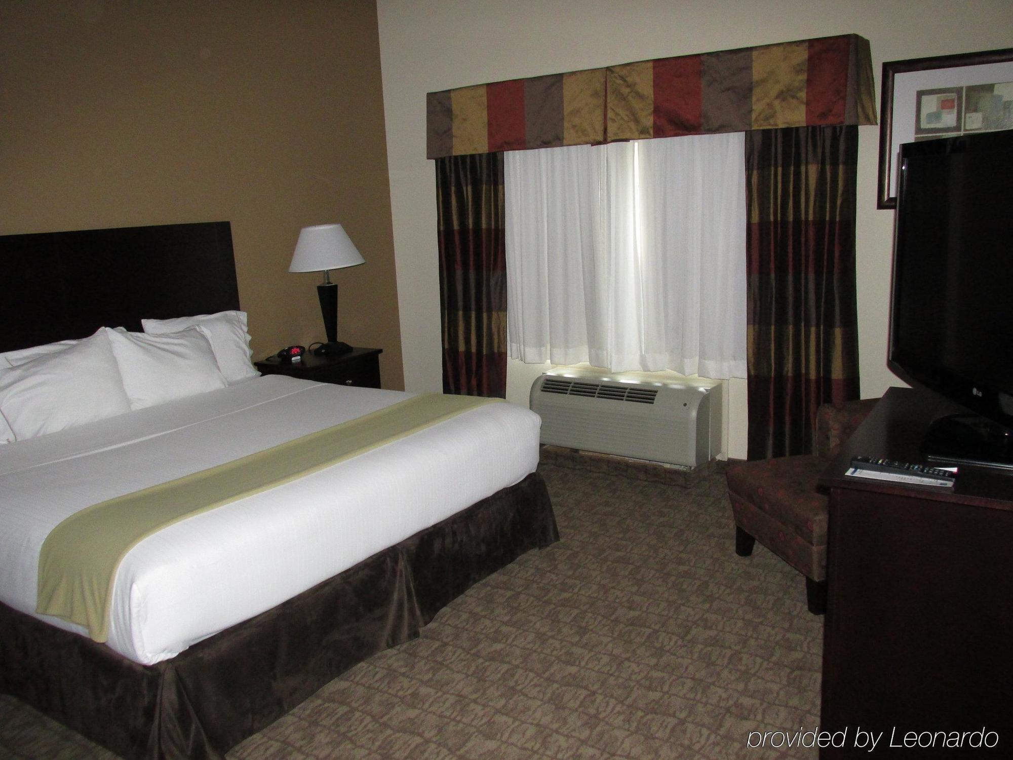 Holiday Inn Express And Suites Wheeling By Ihg Triadelphia Exterior photo
